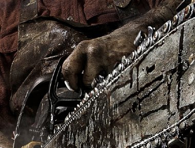 Ελβετία: Τρελός με αλυσοπρίονο σκορπίζει τον πανικό - Πέντε τραυματίες ασύλληπτος ο δράστης (φωτό, βίντεο)